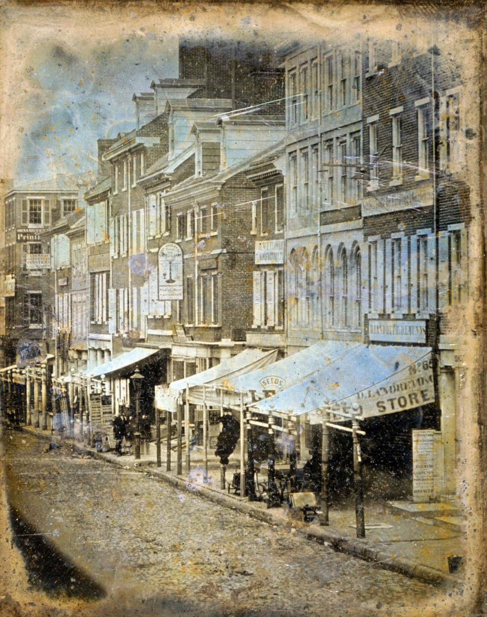 1843年、ペンシルベニア州フィラデルフィアのセカンドストリートとサードストリートの間のチェスナットストリートの北側（ダゲレオタイプ） 作： ウィリアム・G・メイソン