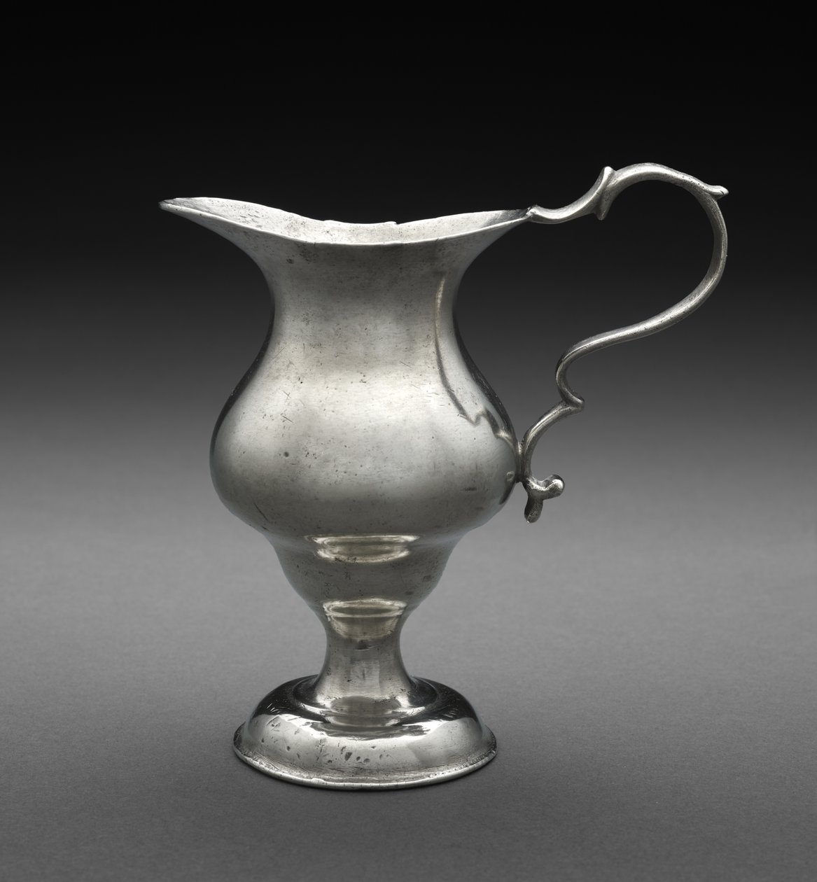 クリームポット、c.1764-98（ピューター） 作： ウィリアム（attr.to）ウィル