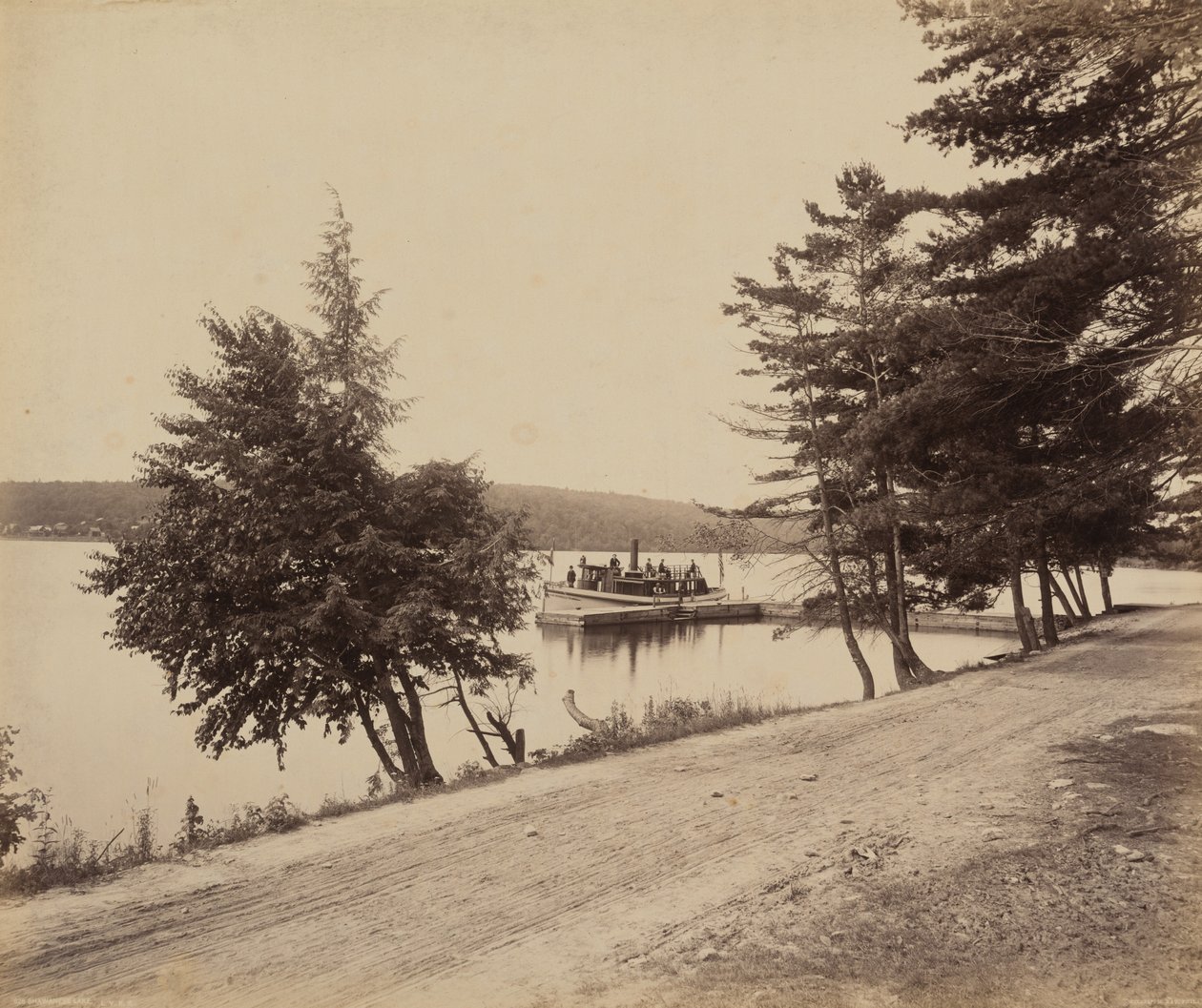シャワニーズ湖。1895年（写真） 作： ウィリアム・ハーマン・ラウ