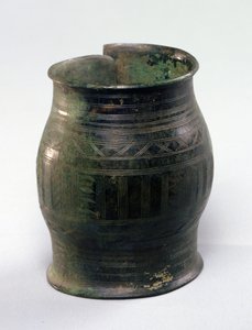 樽型の腕章、ハルシュタット文化、ジュラ産（金属）