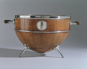 ボウル、1880年（クォーターオーク、電気メッキシルバー＆ガラス）