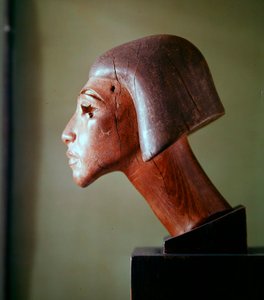 El-Amarnaスタイルのヘッド（木材）