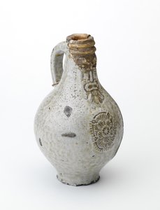 ベラルミン水差し、1660〜70年頃（塩釉石器）