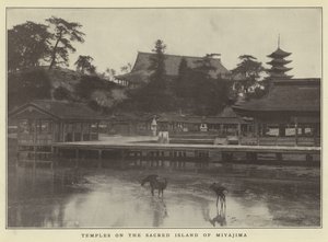 宮島の神聖な島の寺院