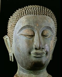 巨大な仏頭（ブロンズ）