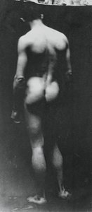 立っている裸のサミュエル・マレー、c。 1890-1892。