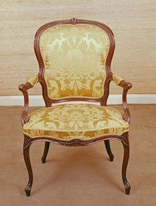 Hepplewhite、c.1770によって設計されたアームチェア