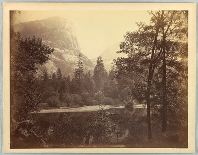 アーウィヤー湖、ヨセミテ 作： Carleton E. Watkins