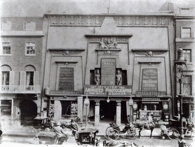 エジプシャンホール、ピカデリー1895 作： English Photographer