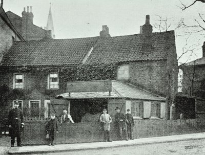 The Smithy、ブロードウェイ、クラウチエンド、1890 作： English Photographer