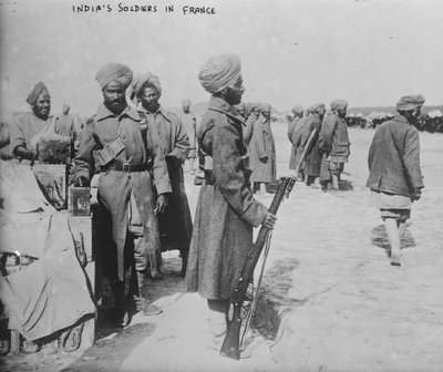 1914〜1915年のフランスのインド兵 作： French Photographer