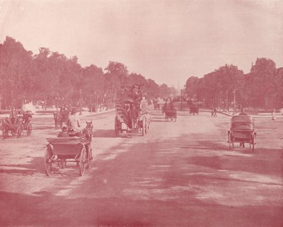 パリ：Avenue Champs Elysees（モノクロ写真 作： French Photographer