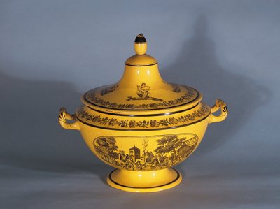 ブラックプリントデザインのTureen、c.1820（ファイアンス） 作： French School