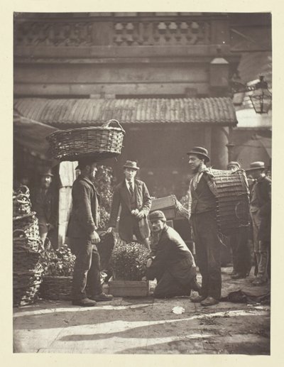 コベントガーデンの労働者、1881年 作： John Thomson