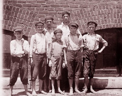 不明な画像 作： Lewis Wickes Hine