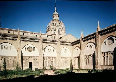 1504-29に建てられた回廊の眺め 作： Spanish School