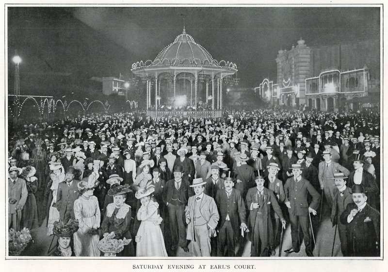 アールズコートの土曜の夜（モノクロ写真 作： 英語の写真家