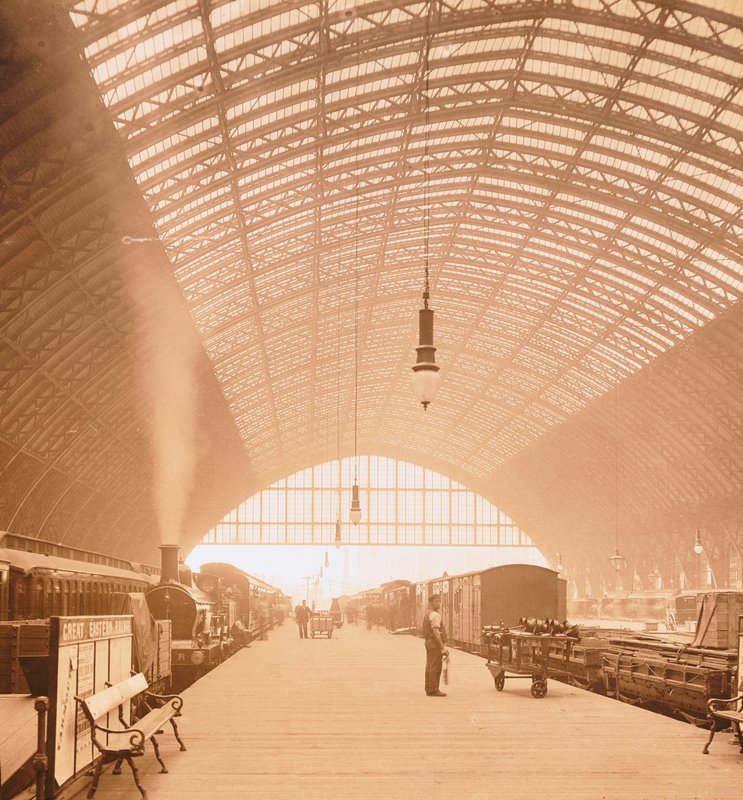 セントパンクラス駅、ロンドン 作： 英語の写真家