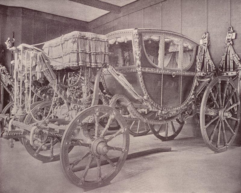 パリ王室専用馬車、クリュニー美術館（モノクロ写真 作： フランスの写真家