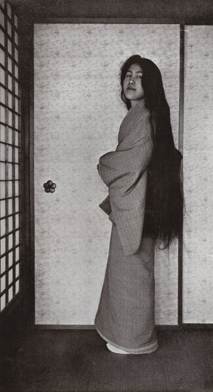 カラカミのほとりで（モノクロ写真 作： ハーバート・ポンティング