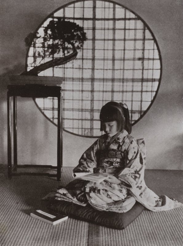 絵本（モノクロ写真 作： ハーバート・ポンティング