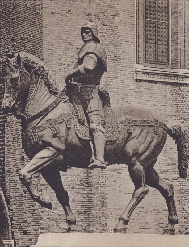 Monumento A Colleoni（モノクロ写真 作： イタリアの写真家