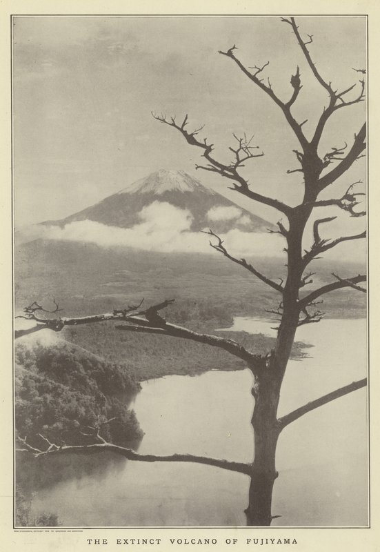 藤山の絶滅した火山 作： 日本の写真家