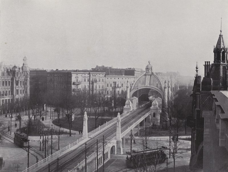 Nollendorfplatz、Der Hochbahn駅（モノクロ写真）。 作： 写真家ドイツ語
