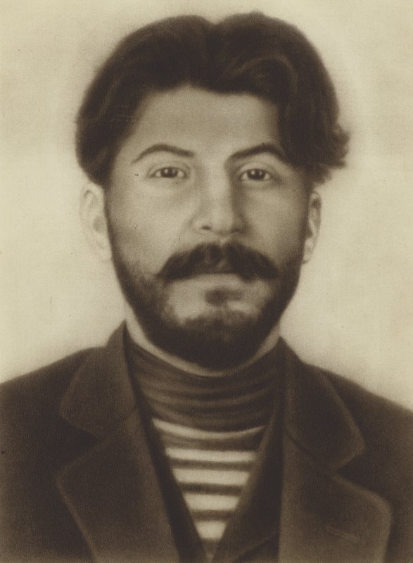 若い男としてのソビエト指導者ジョセフ・スターリン 作： ロシアの写真家